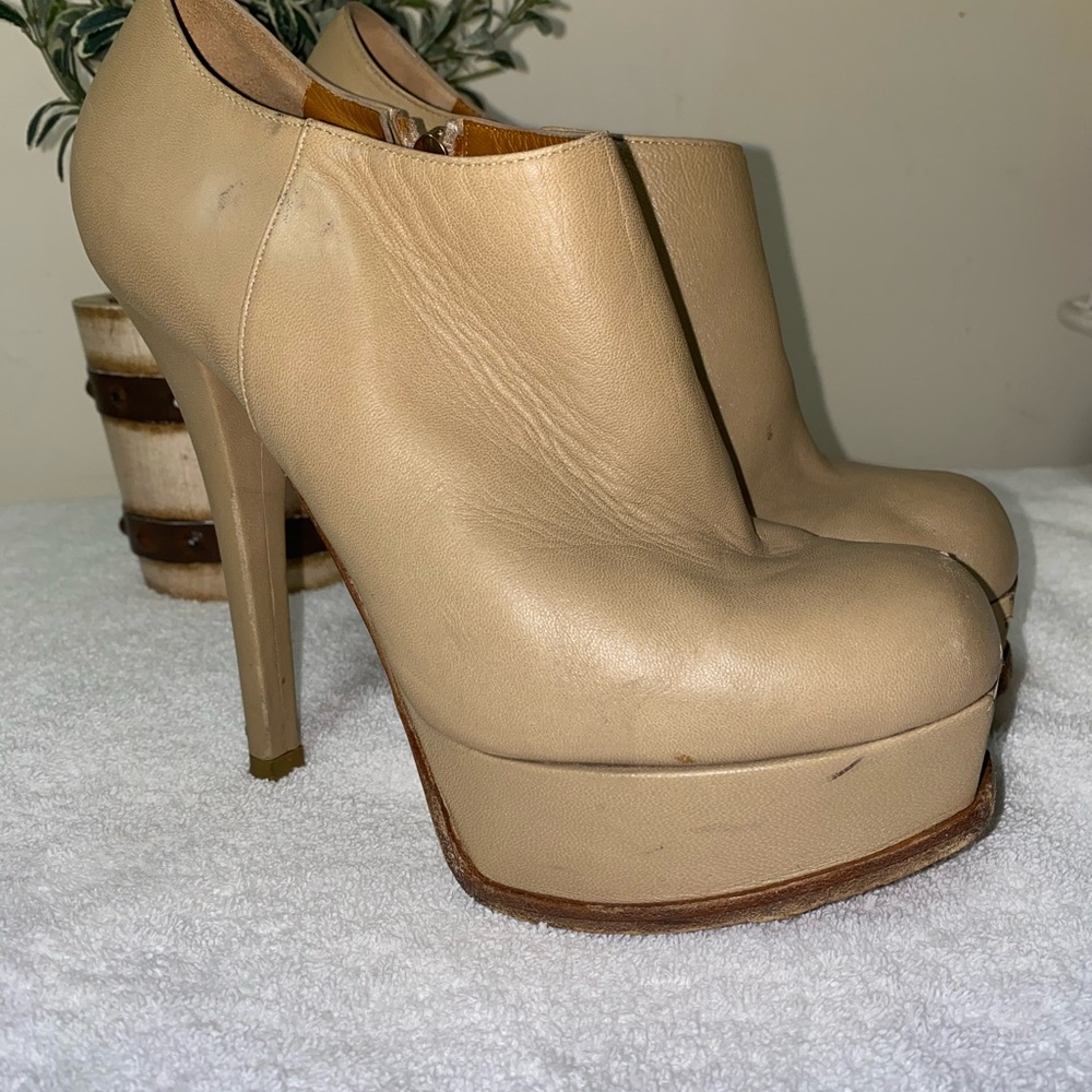 FENDI HEELS - Picture 3 of 11